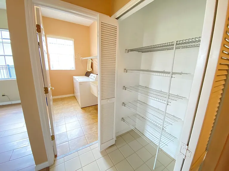 3708 Molona Dr — Photo 25