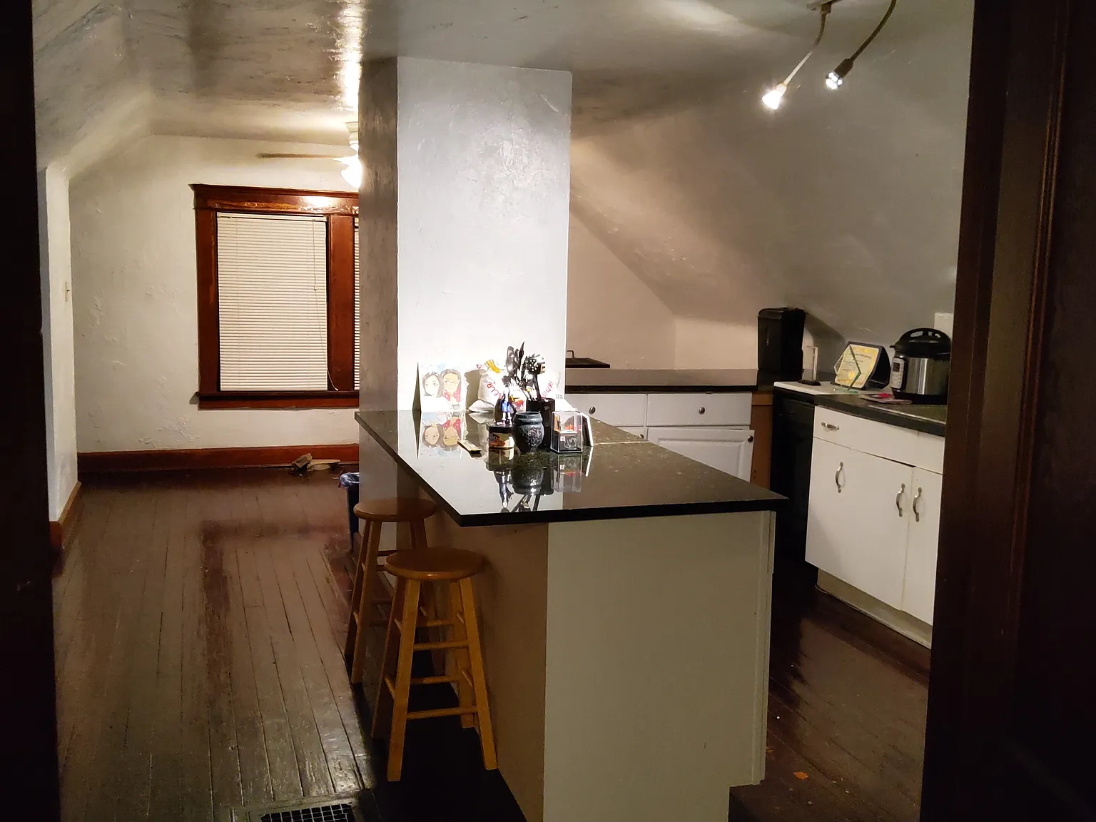1 bed, 700 sqft, $795 — Photo 1