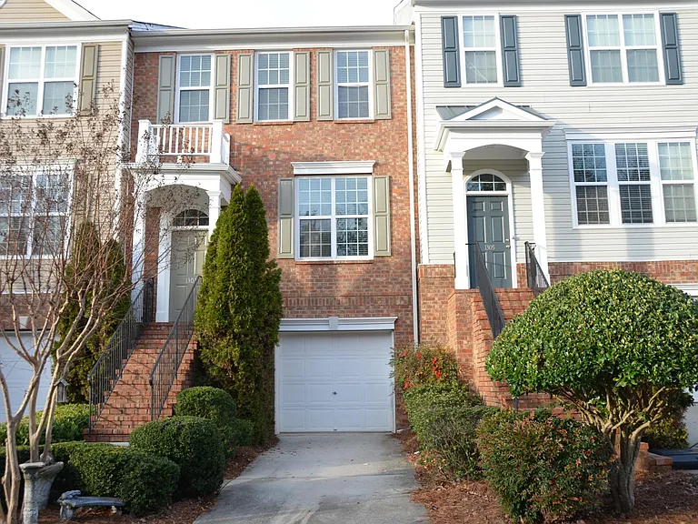 Front View - One Car Garage with Drive way for extra parking
