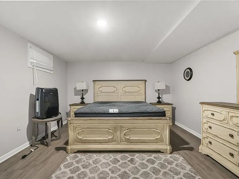9800 Foxworth Dr — Photo 30