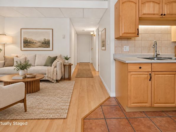 2 bedroom rental in Coquitlam — photo 2