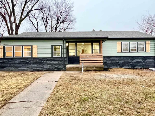 1858 S Volutsia Ave, Wichita, KS 67211