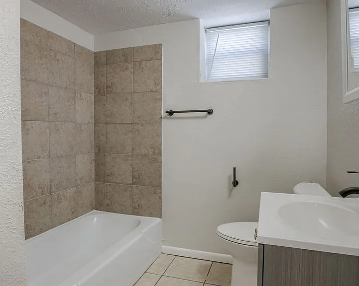 1330 S 30th Ave — Photo 15