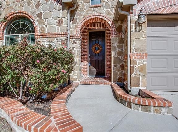 2nd image of 2437 Yuma Dr