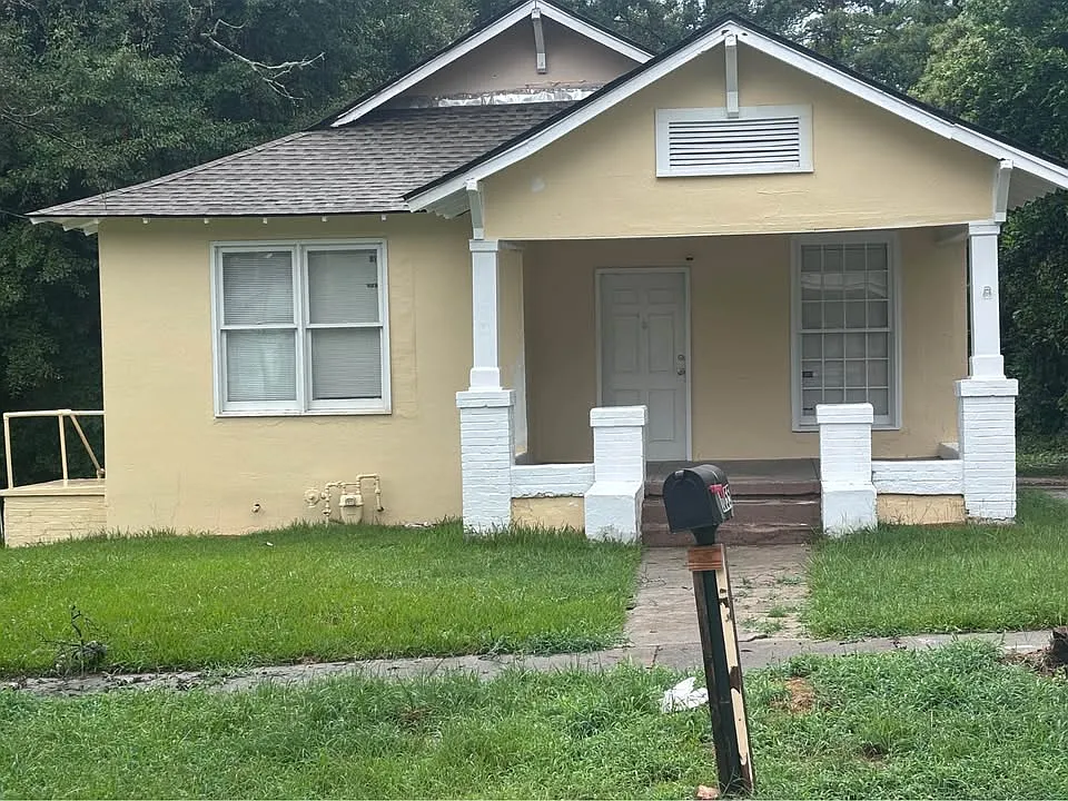 1058 Crescent Ave