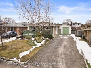 20 Brackencrest Rd, Saint Catharines, ON L2P 3K8