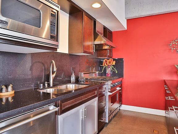 3rd image of 4141 Glencoe Ave Unit 301