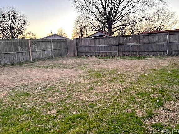 3rd image of 42 Crescent Park Dr