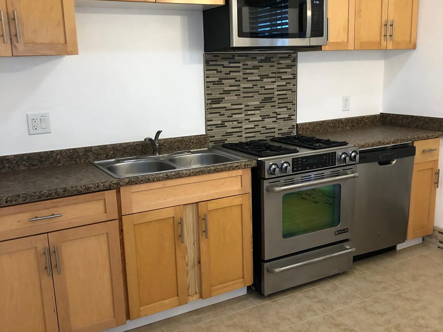 2 bed, 483 sqft, $1,875 — Photo 3