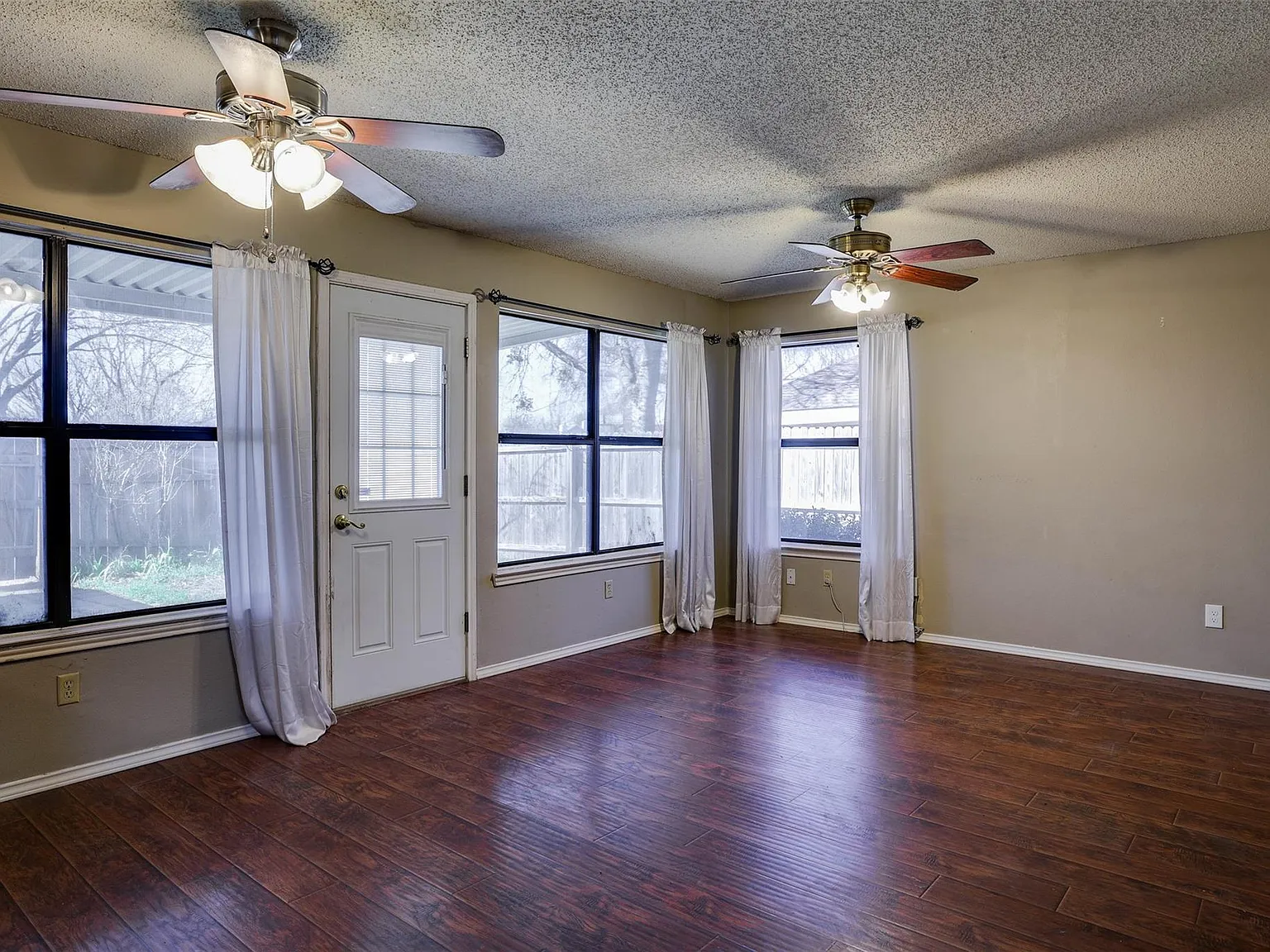 3 bed, 2.5 bath, 1769 sqft, $2,250 — Photo 4