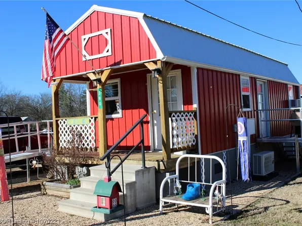 390 E 6th St, Waldron, AR 72958