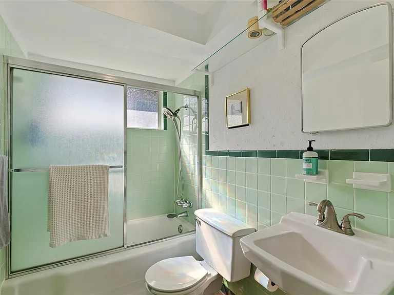 402 Philco Dr — Photo 14