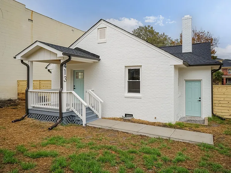 413-415 Sycamore St — Photo 2