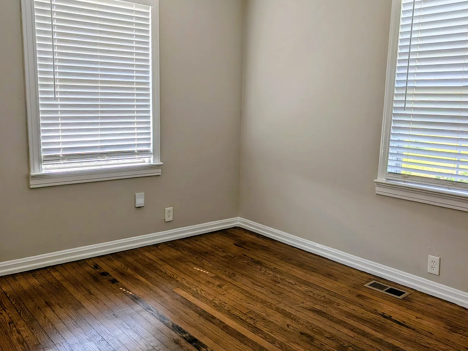 3 bed, 1120 sqft, $1,750 — Photo 2