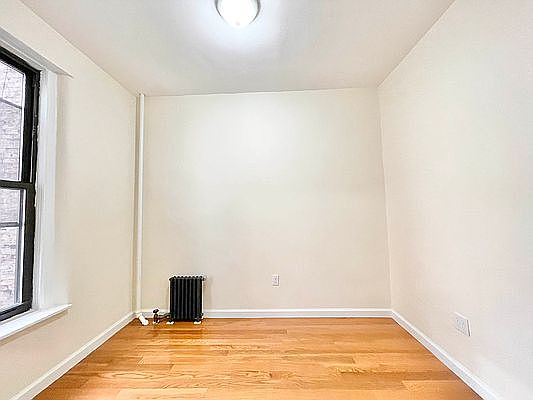 3rd image of 303 E 91st St #2R