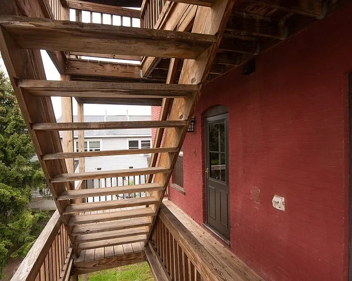 19 Warsaw Ave — Photo 20