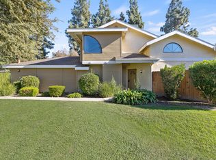 2427 E Parker Ct, Visalia, CA 93292