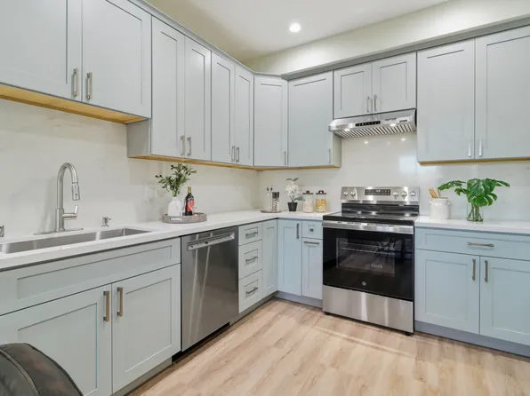 494 W Sunset Blvd, Hayward, CA 94541