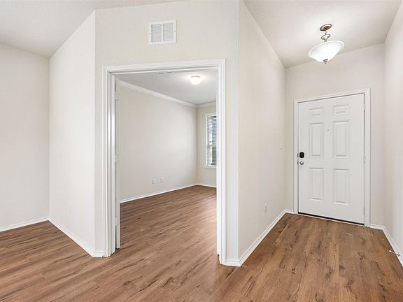 4th image of 2204 Cliffbrake Way