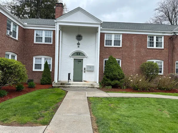 52 Robin Rd APT B2, West Hartford, CT 06119