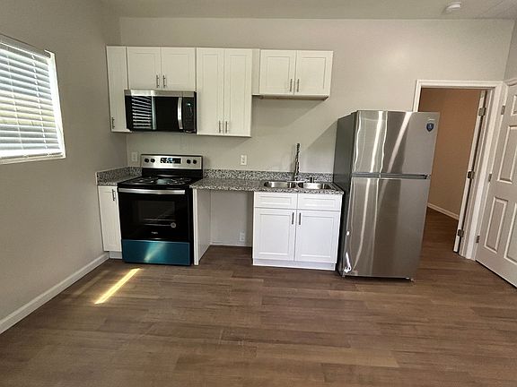 3rd image of 1635 2nd St