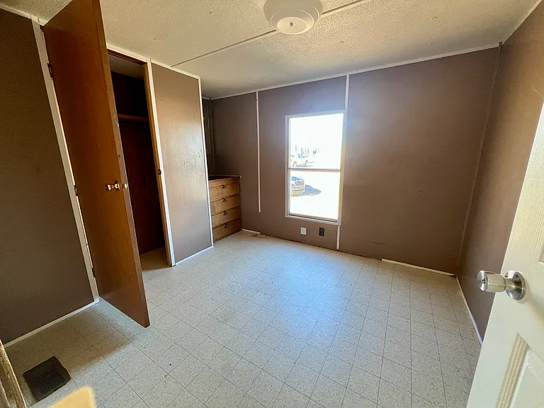 325 SW Grant St — Photo 2