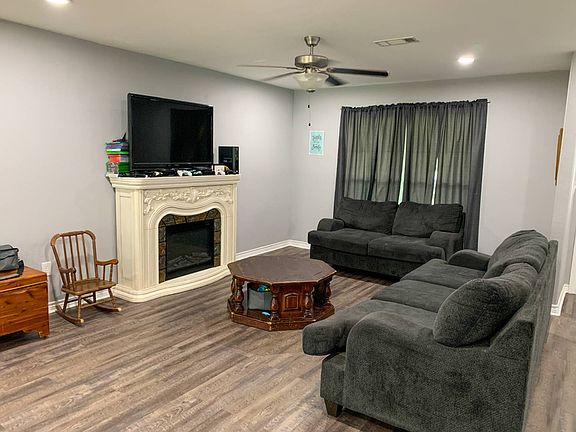 4th image of 1880 Wexford Dr