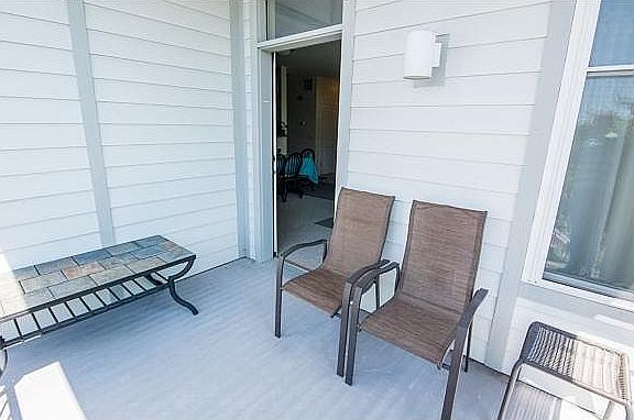 Balcony Entr. (into LR)