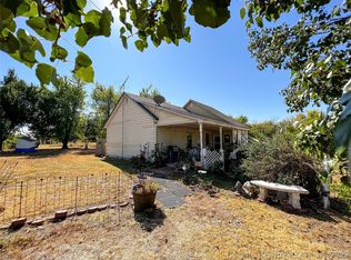 9715 E Yost Rd, Glencoe, OK 74032