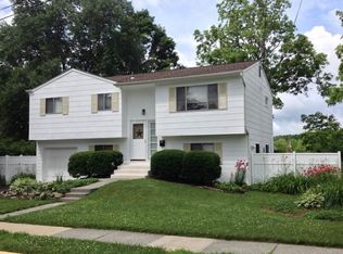 7 Mitchell Rd, Hackettstown, NJ 07840