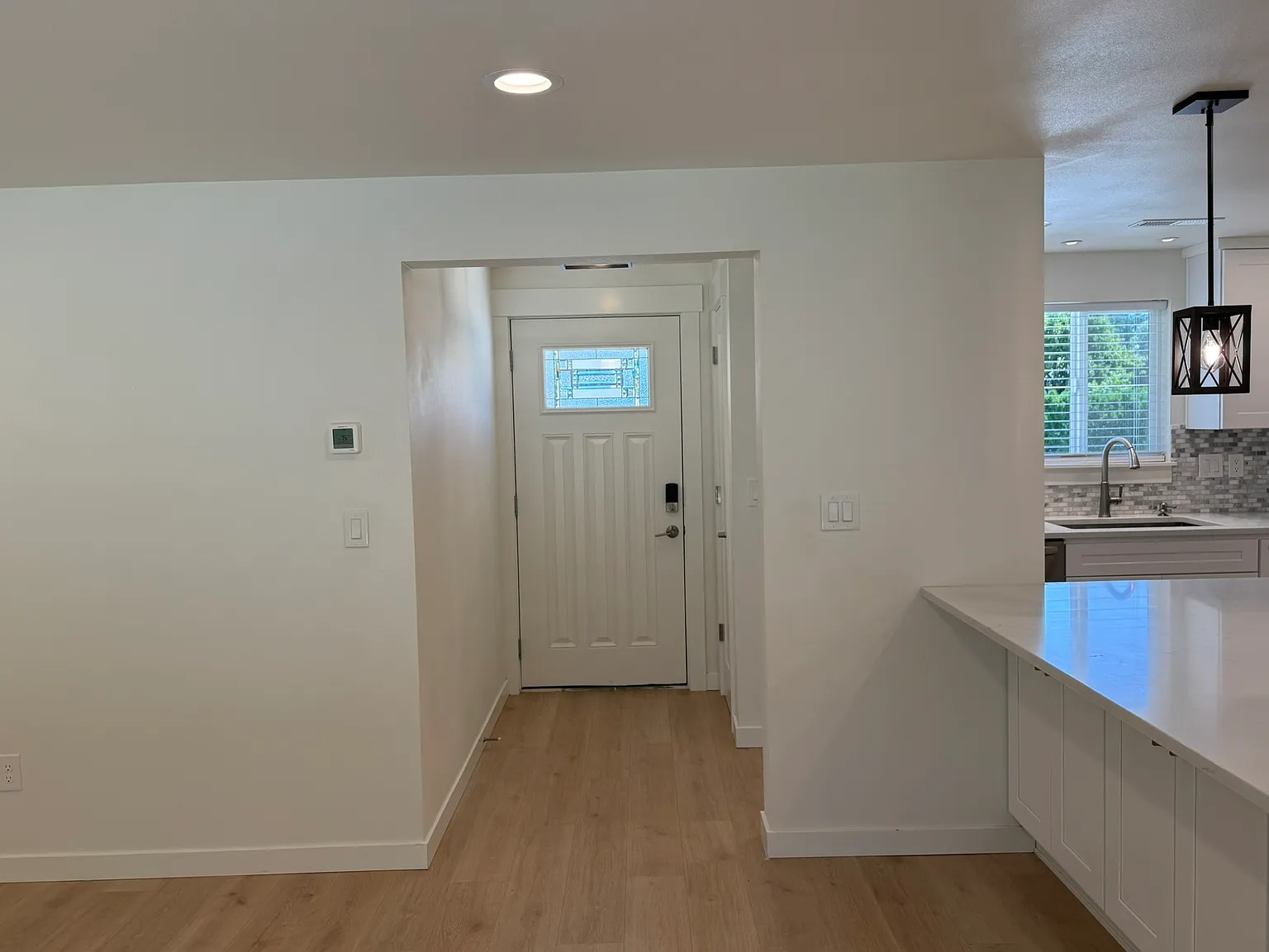 3 bed, 2048 sqft, $2,995 — Photo 3