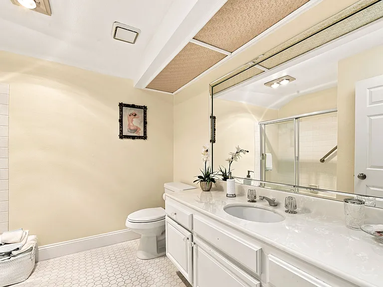 18721 Hatteras St #5 — Photo 22