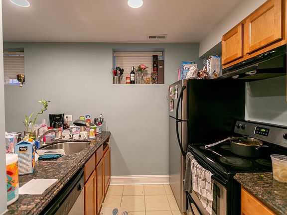5th image of 1620 N Artesian Ave #G