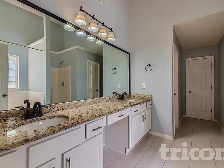 904 Ambeau Cir — Photo 5