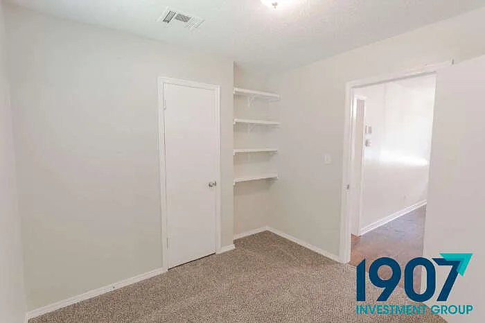 709 NW 16th St — Photo 17