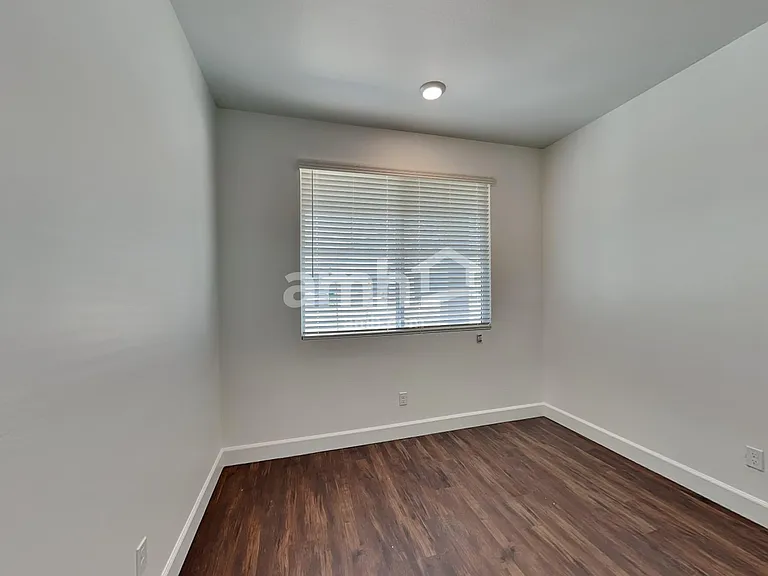 17165 W Lawrence Ln — Photo 17