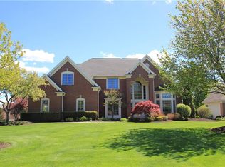42 Olde Prestwick Way, Penfield, NY 14526