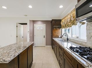 2490 S Bundy Dr, Los Angeles, CA 90064