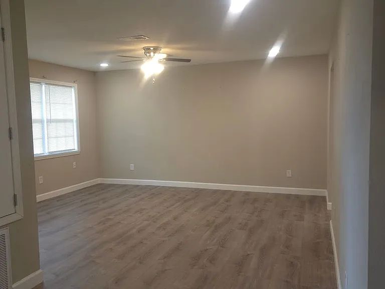 3121 General Twining St — Photo 9