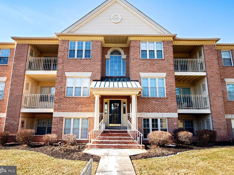 1st image of 1713 Landmark Dr Unit 1K