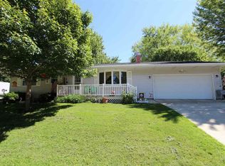 4024 Cardinal Ct, Cedar Falls, IA 50613
