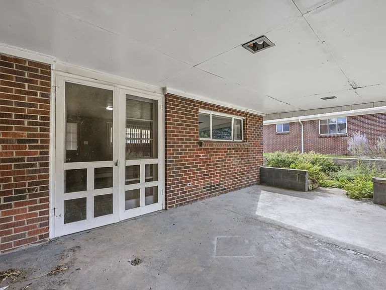 1213 Vance St — Photo 28