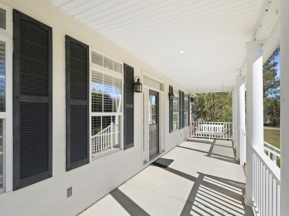4th image of 1124 Friendswood Ln
