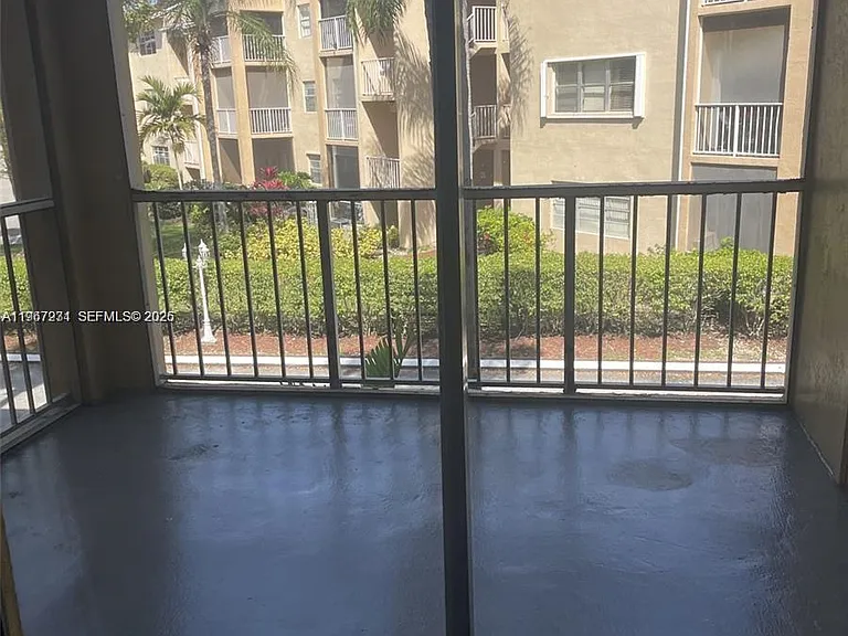 15290 SW 106th Ln #308 — Photo 1