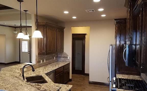 5th image of 13070 NE Clearwater Cir