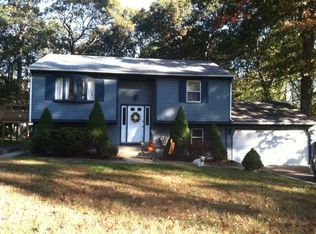 1 Cote Ct, Coventry, RI 02816
