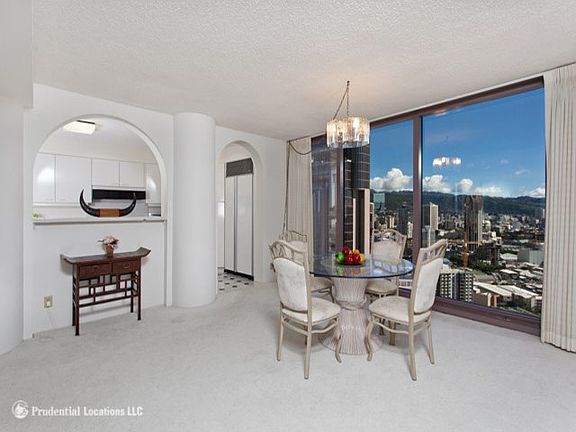 3rd image of 415 South St #Makai3704