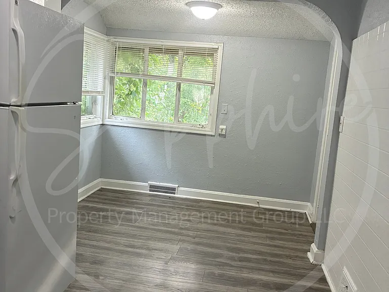 5344 Brooklyn Ave — Photo 13
