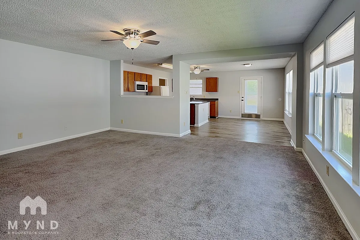 Building Photo - 3324 Summer Breeze Ln