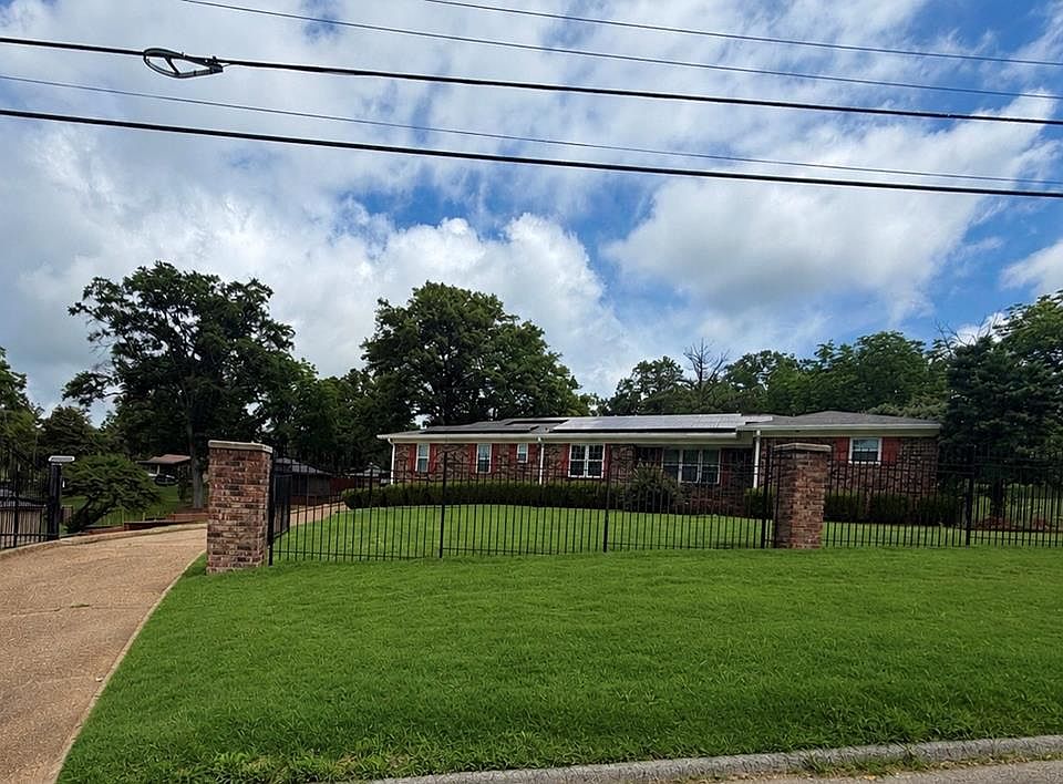 1st image of 1004 Anderson St